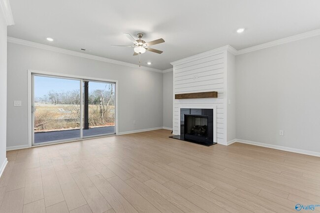 Building Photo - 305 Pond Spg Dr