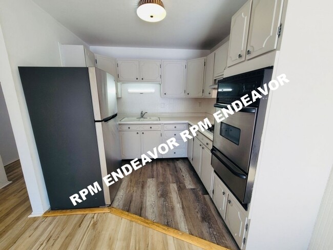 Primary Photo - HALF MONTH RENT CREDIT!!! Charming & Updat...