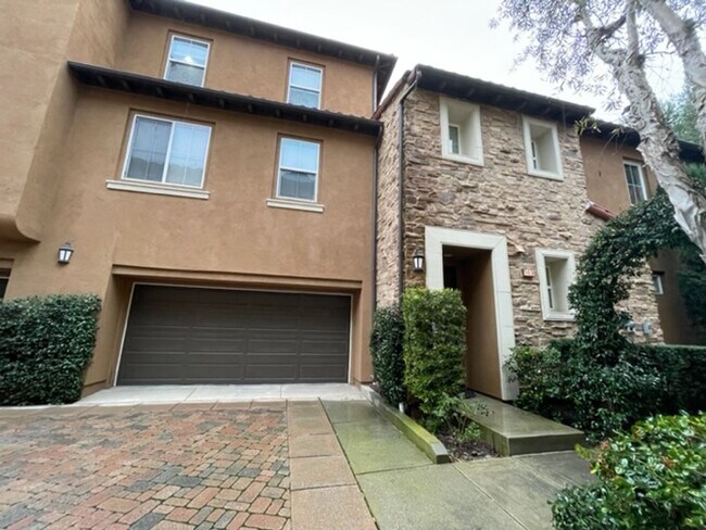 Primary Photo - Beautiful single level home in Turtle Ridg...