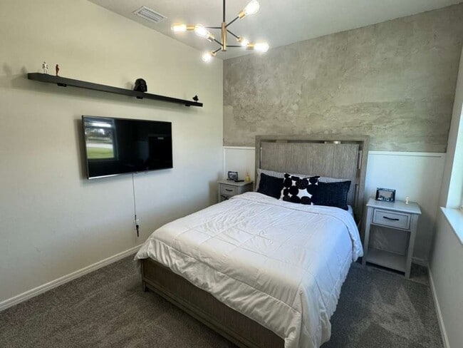 Building Photo - Modern 3-Bedroom Home with Pool and Lake View