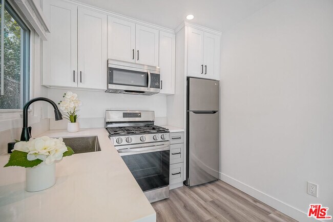 Building Photo - 1217 9th St