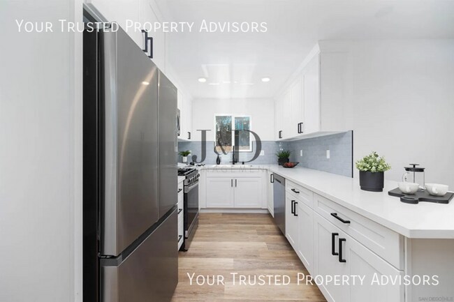 Building Photo - 6750 N Elman St