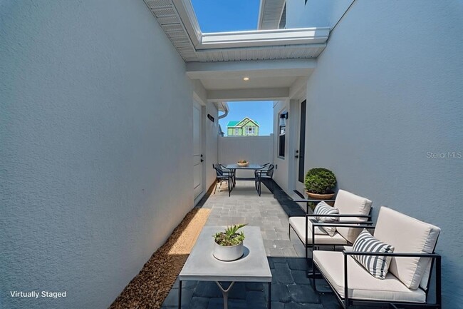 Building Photo - 1850 Falconhurst Ln