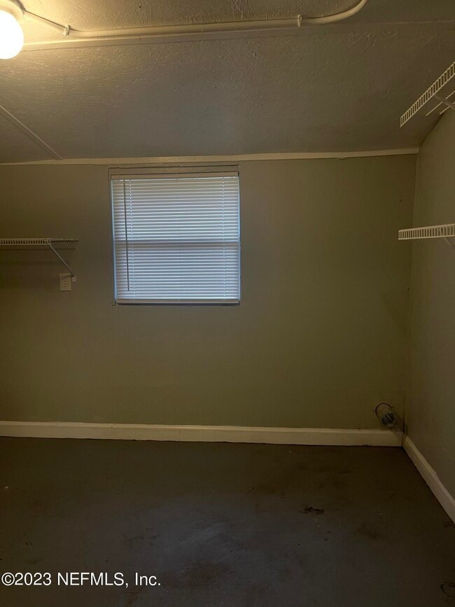 Building Photo - 5467 Windermere Dr