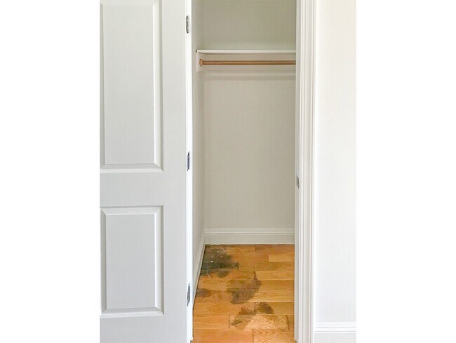 Building Photo - 475 E 8th St