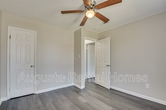 Building Photo - 2716 Cardigan Ct