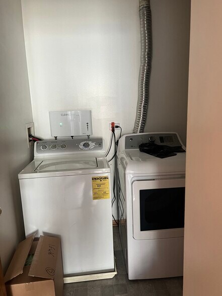 Building Photo - 224 Williamsburg Ct