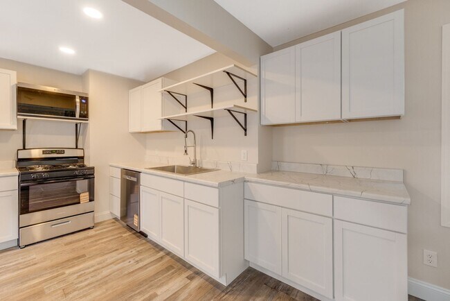 Building Photo - Newly Renovated Home For Rent NOW!!