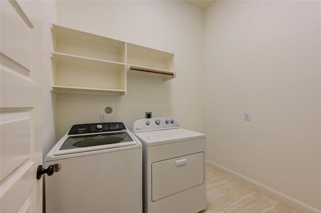 Building Photo - 25642 Luna Vista Dr
