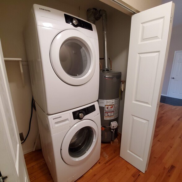 10_Laundry - washer and dryer included - 419 Cooper Ave