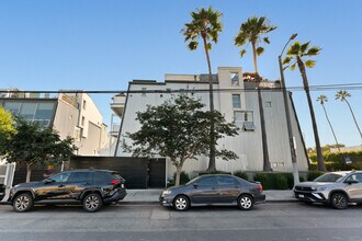 Building Photo - 615 Hampton Dr