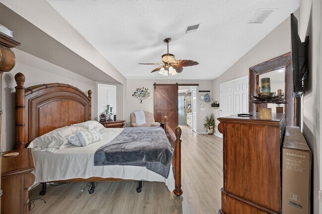 Building Photo - 3077 SE Galt Cir