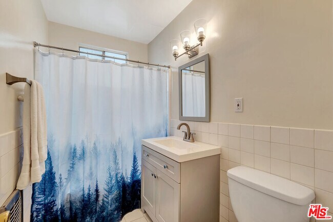 Building Photo - 4035 Inglewood Blvd