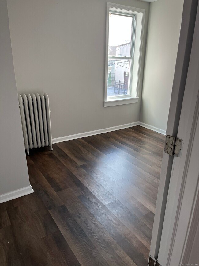 Building Photo - 146 George St