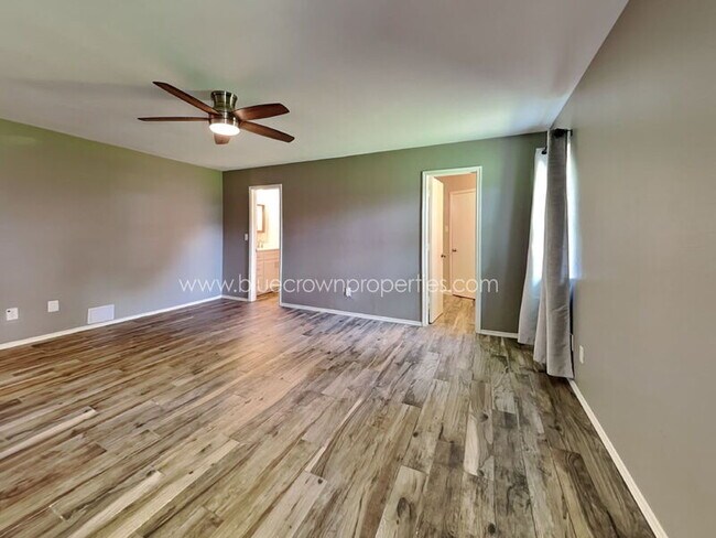Building Photo - 9 Brookfield Ct