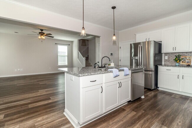 Building Photo - 4831 Fairmont Dr