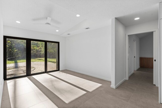 Building Photo - 2703 Crossvine Cir