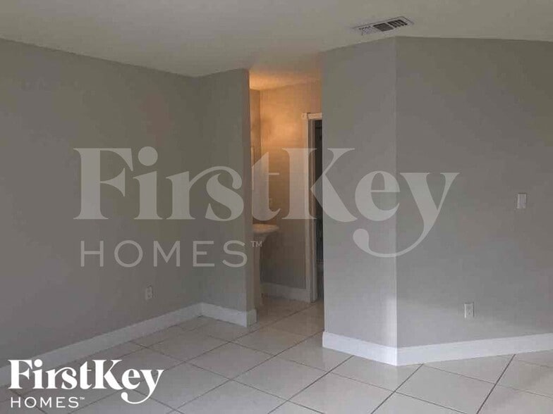 Building Photo - 25024 SW 128th Pl