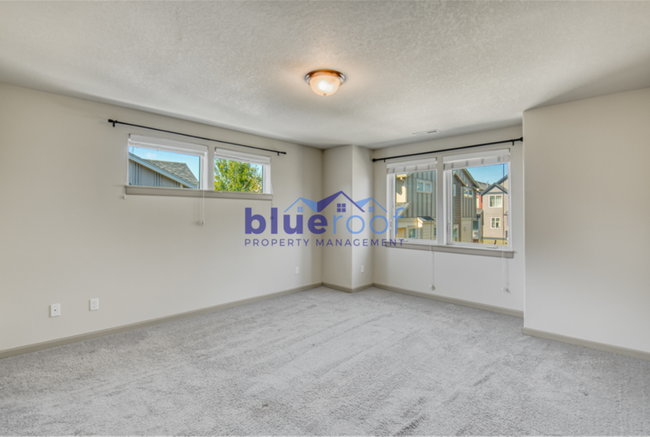 Building Photo - 7761 NE Mary Beth Ln