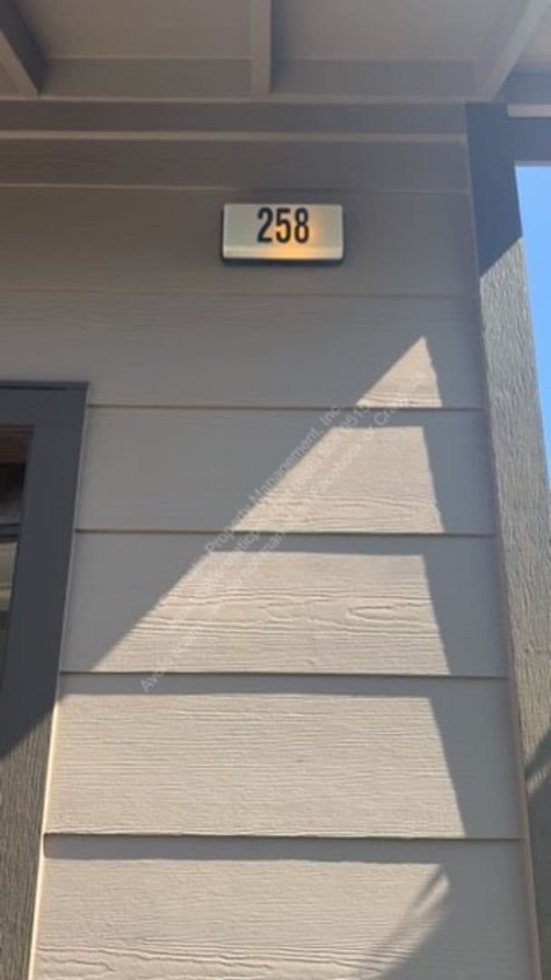 Building Photo - 91-1160 Kamakana St