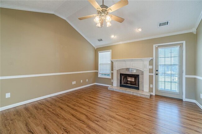 Building Photo - 231 Windermere Dr