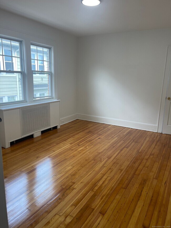 Building Photo - 291 Beechmont Ave