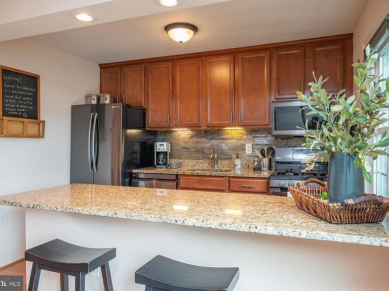 Building Photo - 6726 W Wakefield Dr