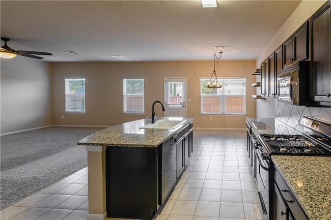 Building Photo - 137 Moulins Ln