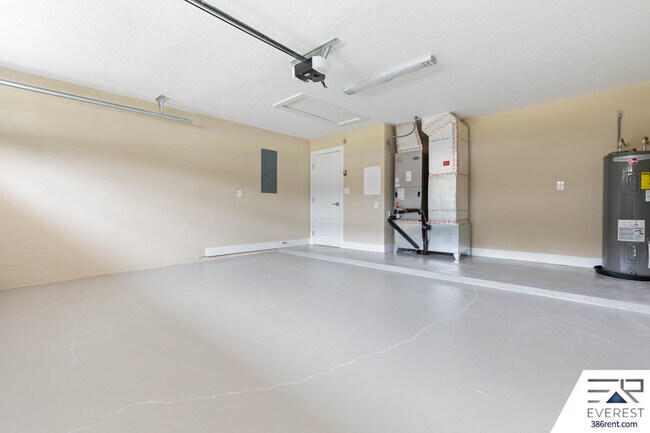 Building Photo - 1 Zaftig Ct