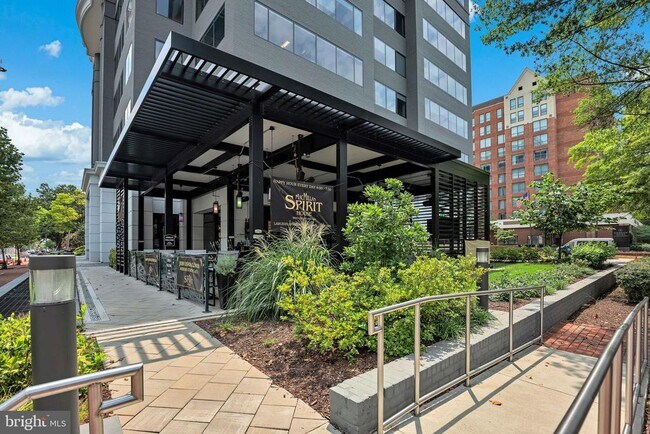 Building Photo - 705 Lyles Ln