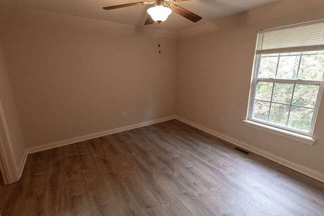 Building Photo - 4614 Dehaven Dr