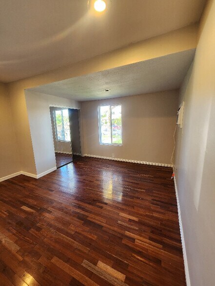 Building Photo - 2730 Lime St