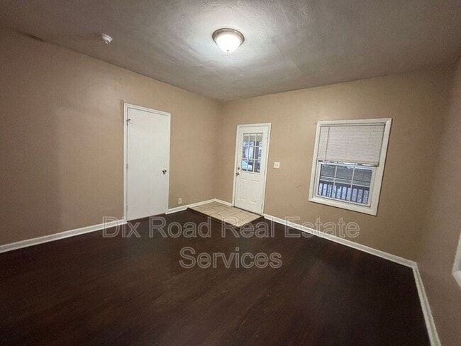 Building Photo - 1520 Lawn Ave