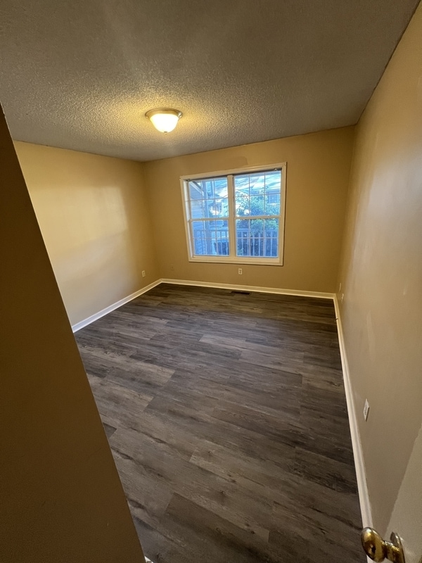 Building Photo - 106 Stone Henge Ln