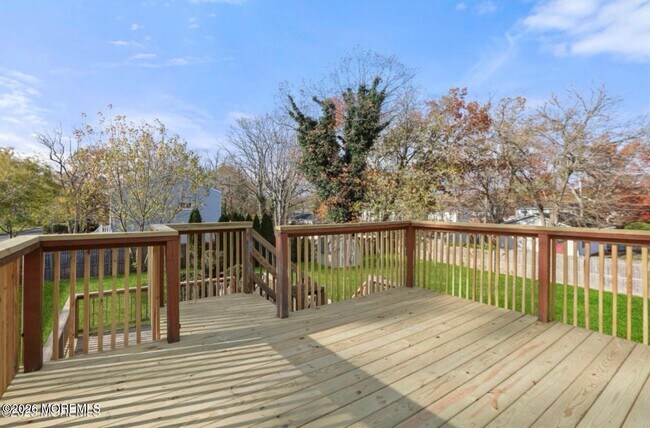 Building Photo - 112 Manhattan St