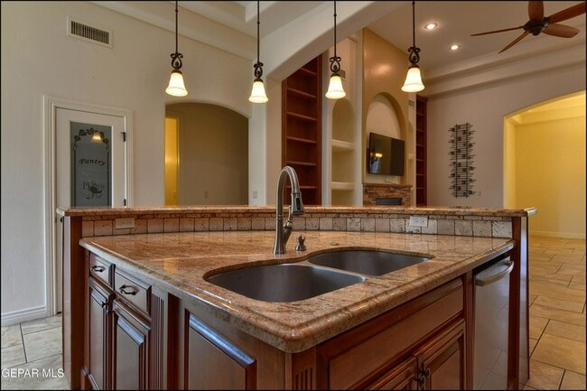 Building Photo - 6304 Franklin Trail Drive