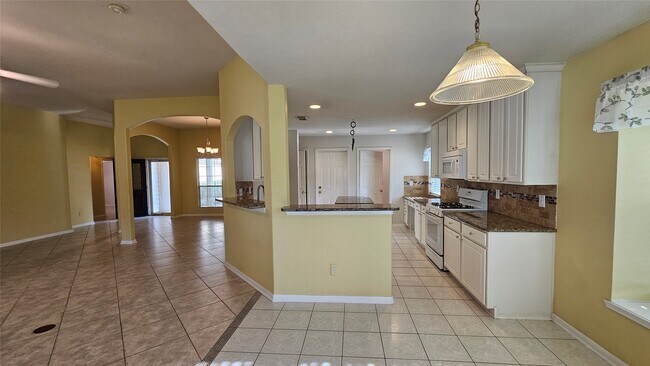 Building Photo - 2314 Hannover Way