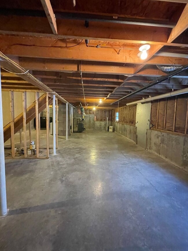 Building Photo - New listing!! A beautiful 3 bedroom 2.5 ba...