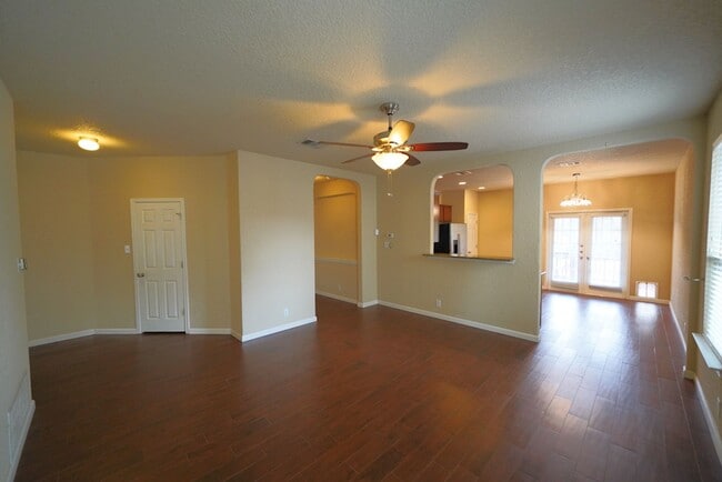Building Photo - Beautiful One Story Home in Gated Communit...