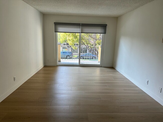 Living Room - 1724 Arizona Ave