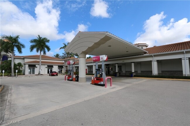 Building Photo - 6182 Towncenter Cir