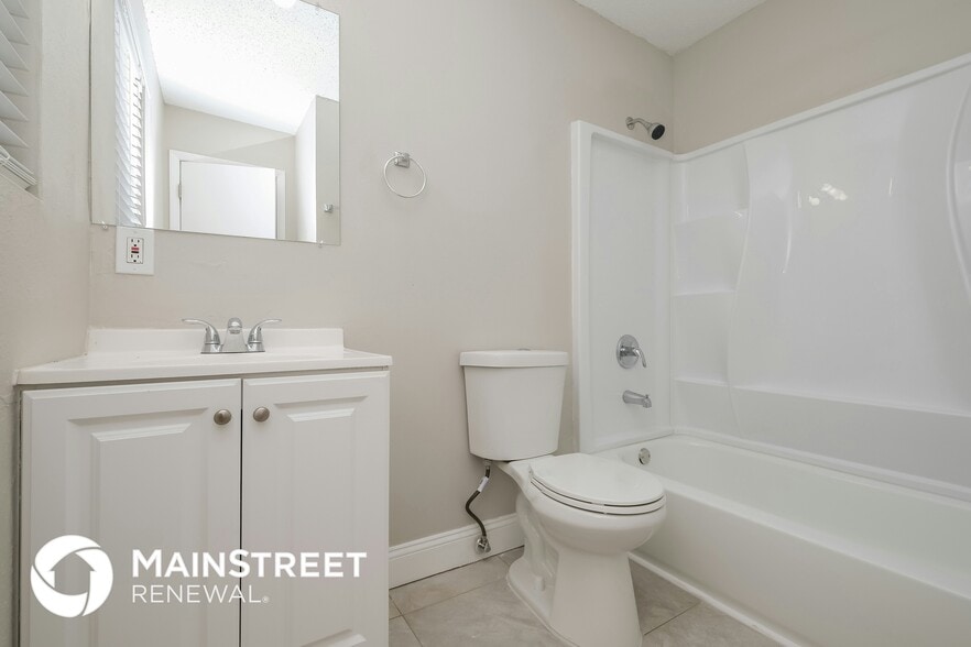 Building Photo - 425 S Disston Ave