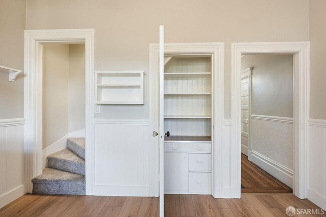 Building Photo - 1529 Hampshire St