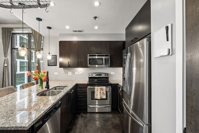 Building Photo - 1510 Demonbreun St