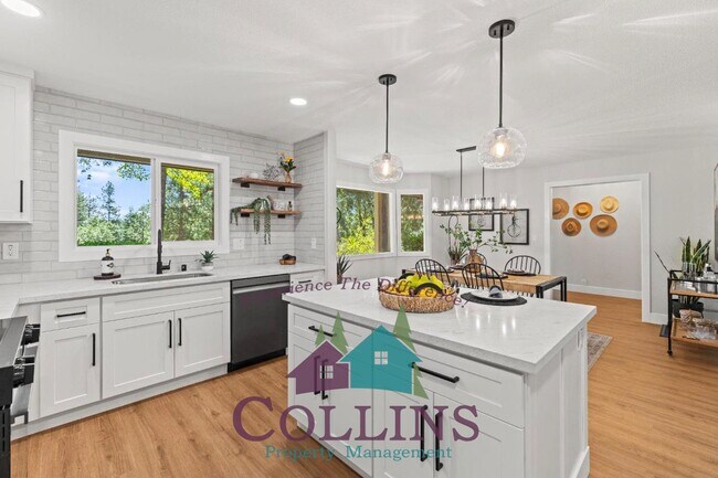 Building Photo - 11384 Francis Dr