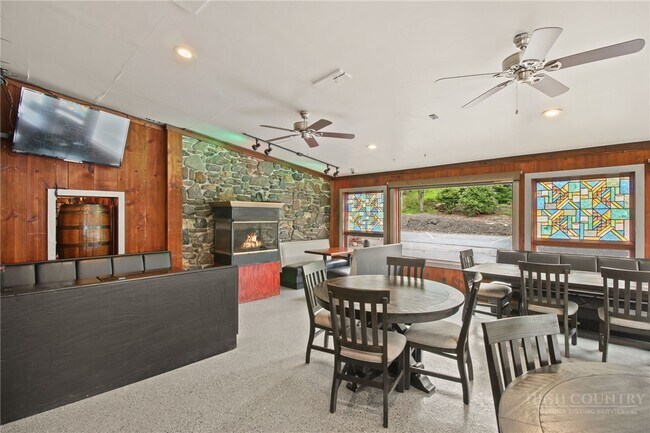 Building Photo - 1003 Beech Mountain Pkwy