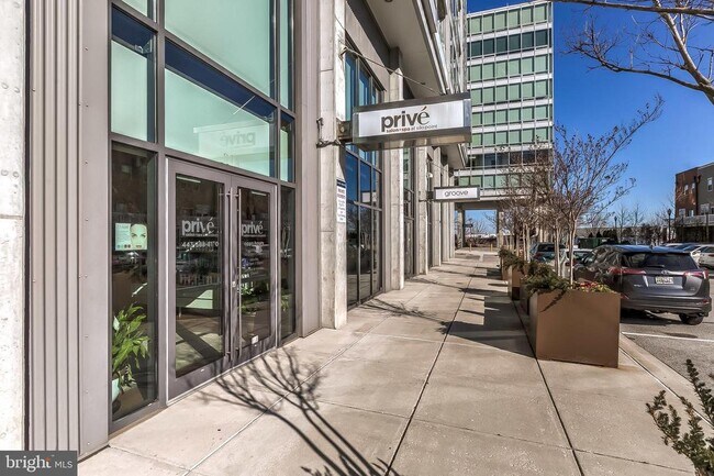 Building Photo - 1200 Steuart St