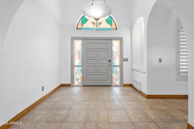 Building Photo - 322 E Gary Cir