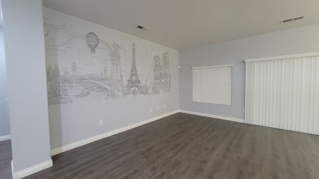 Building Photo - 10919 Golden Valley Dr