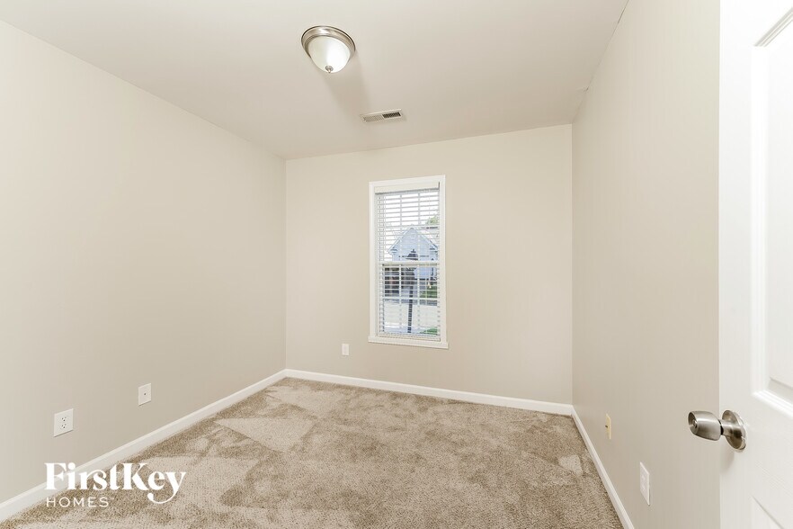 Building Photo - 5122 Fiddlers Run Dr